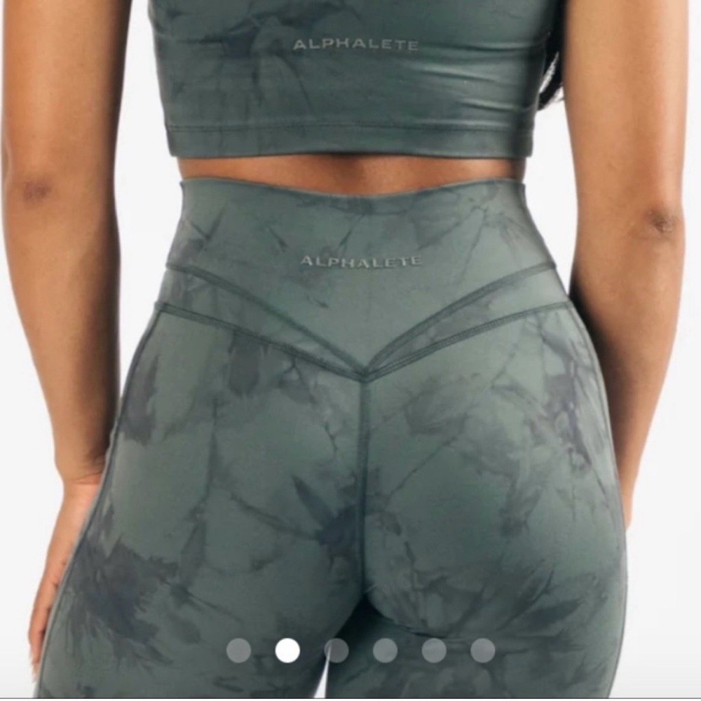 Alphalete Alphalux Storm Leggings in Green - Picture 2 of 5